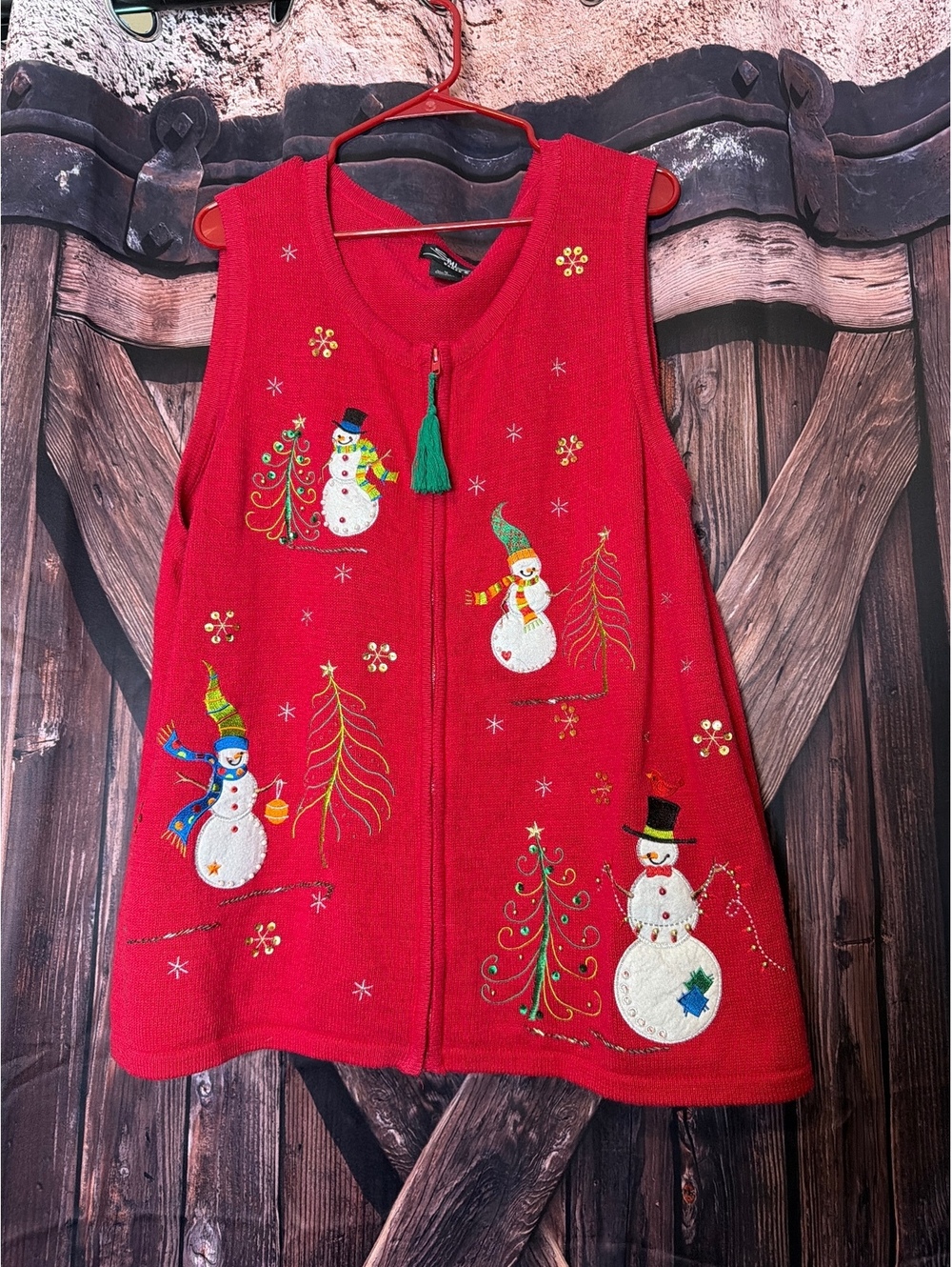 SML Woman Red Holiday Sleeveless Vest with Snowman Embroidery Size 1X